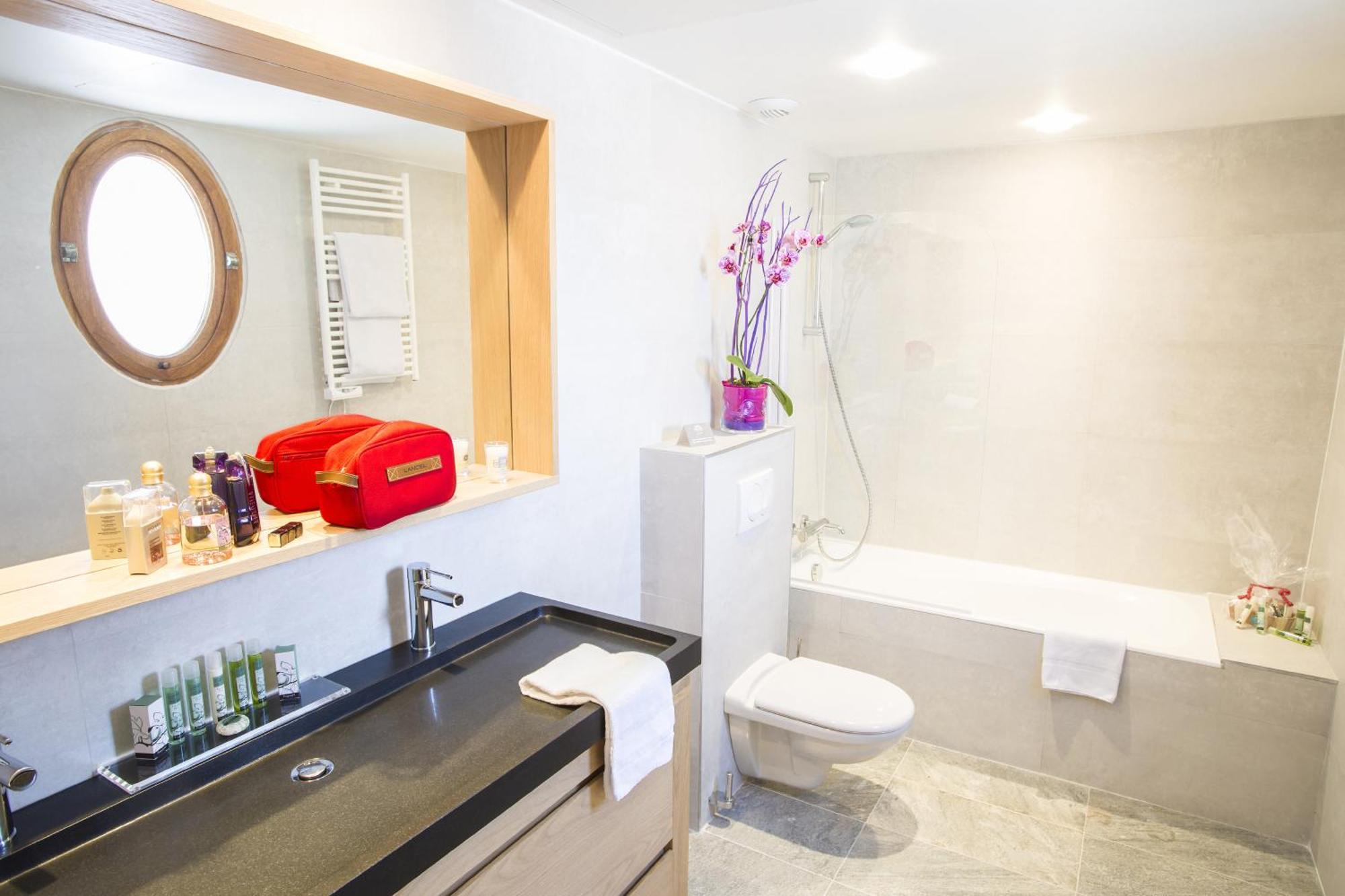 Suite Junior - Accès Gratuit au Spa